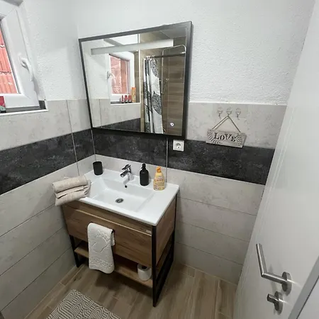 Stone House Ripac Apartament Bihać